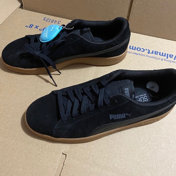 Size 9 puma suede soft foam - Picture 2 of 3